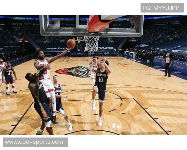 锡安半场表现抢眼10投6中8罚6中砍下18分5篮板2助攻展现内线统治力