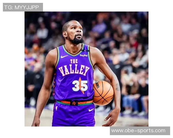 关键时刻布克挺身而出尽管手感不佳依然贡献20分4助攻助力球队胜利