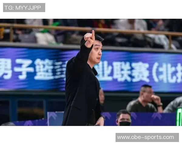 杨鸣点评北控防守策略并分析球队战术混乱问题