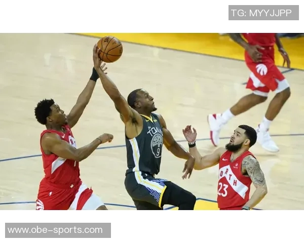 墨菲深刻剖析末节表现不佳的原因指出攻防失衡是球队输球的关键因素 墨菲深刻剖析末节表现不佳的原因指出攻防失衡是球队输球的关键因素